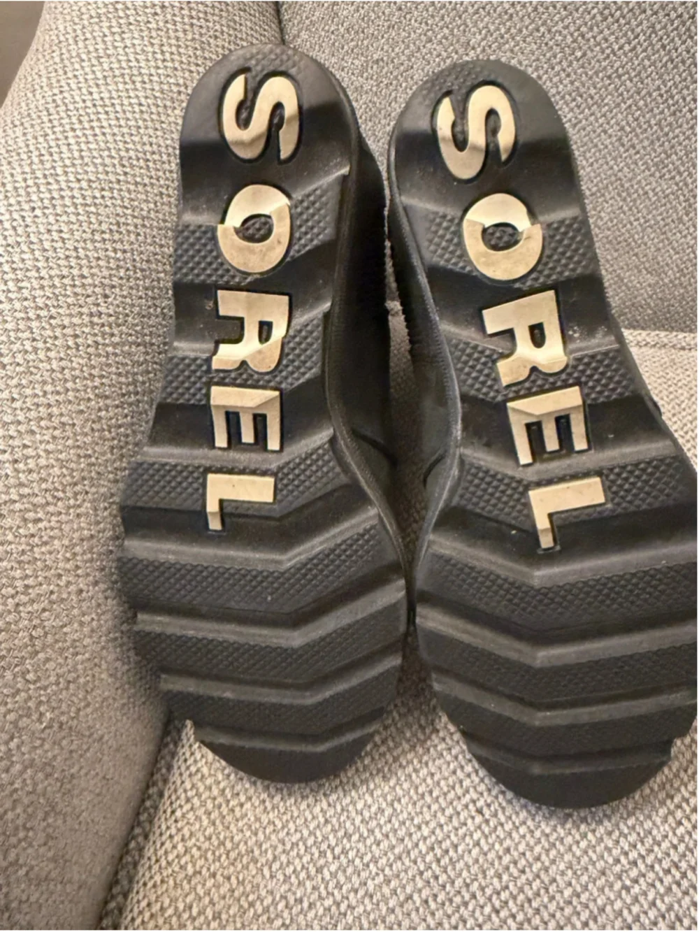 Sorel Joan Rhapsody Chelsea Leather Wedge Boot, Sz 7 see pics of back heel